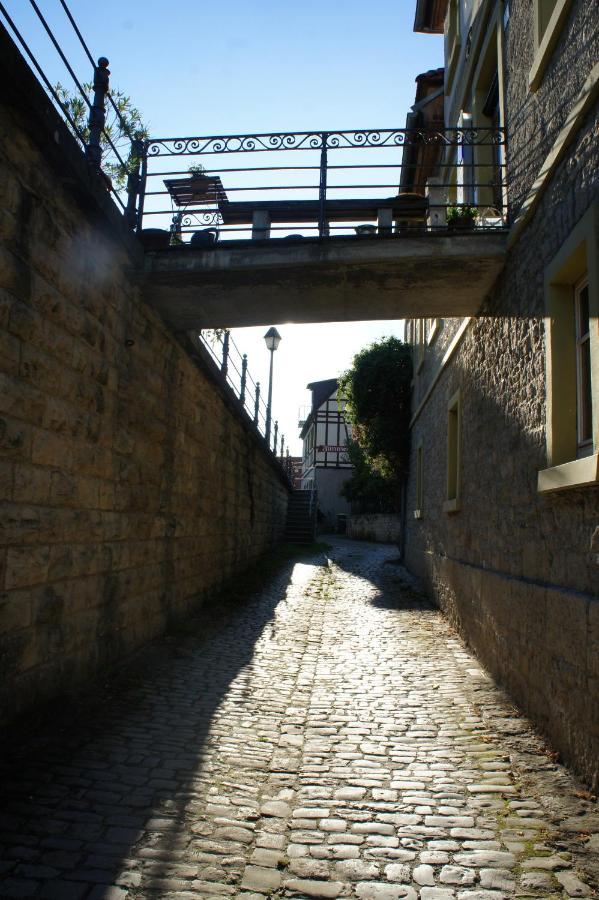 wunderschöne Ferienwohnung in Winterhausen mit Küche, Bad und Piano Exterior foto