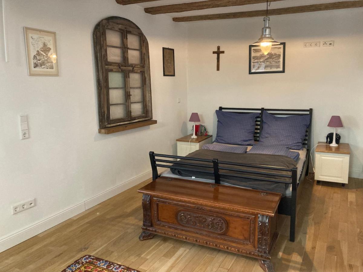 wunderschöne Ferienwohnung in Winterhausen mit Küche, Bad und Piano Exterior foto