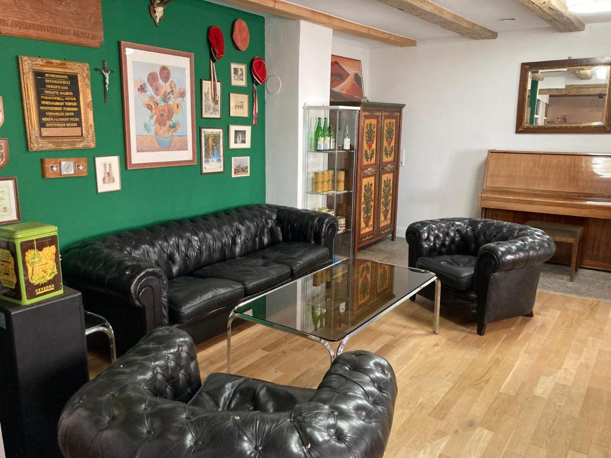 wunderschöne Ferienwohnung in Winterhausen mit Küche, Bad und Piano Exterior foto