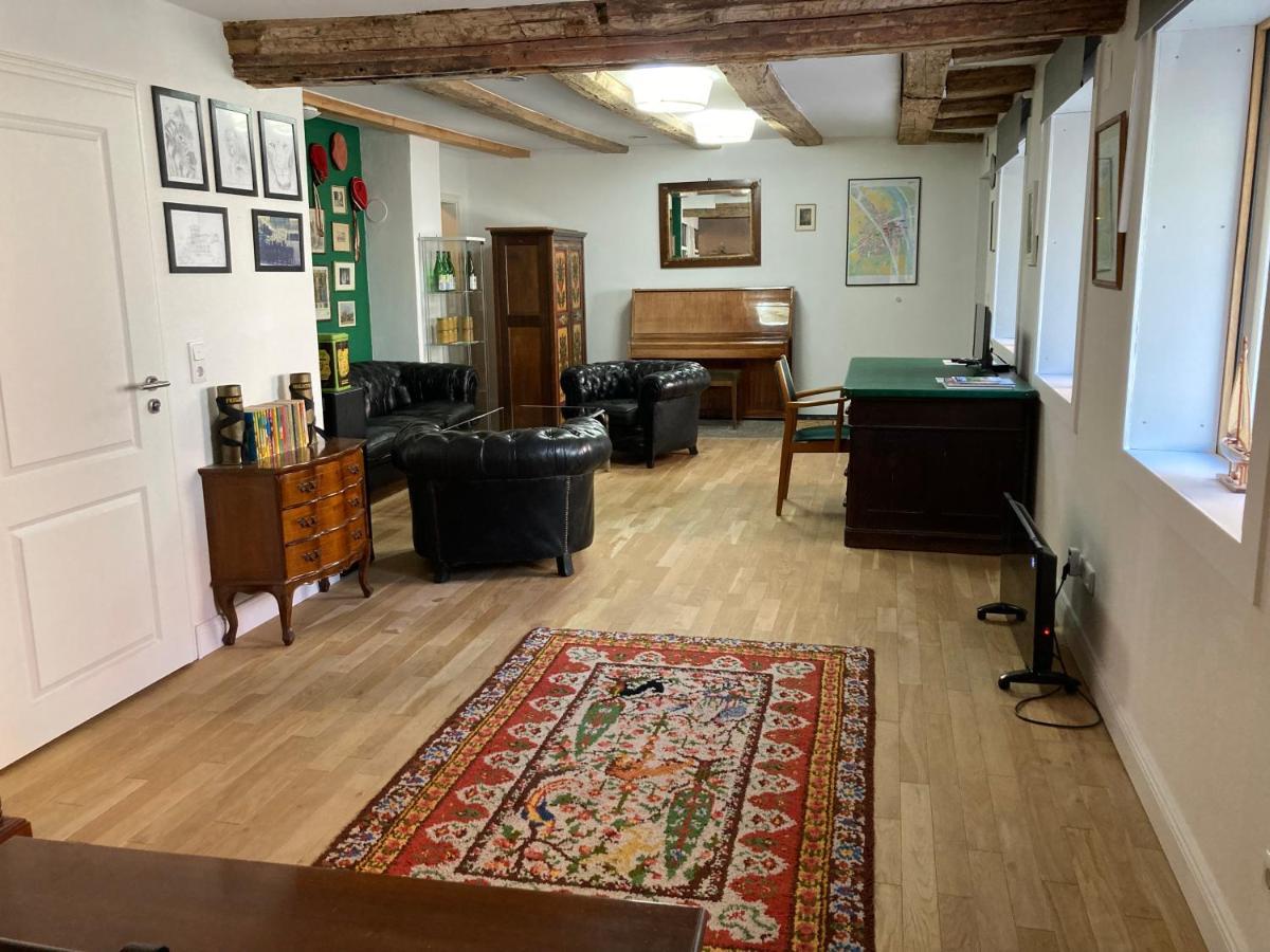 wunderschöne Ferienwohnung in Winterhausen mit Küche, Bad und Piano Exterior foto